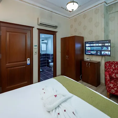 Basileus Hotell 3*